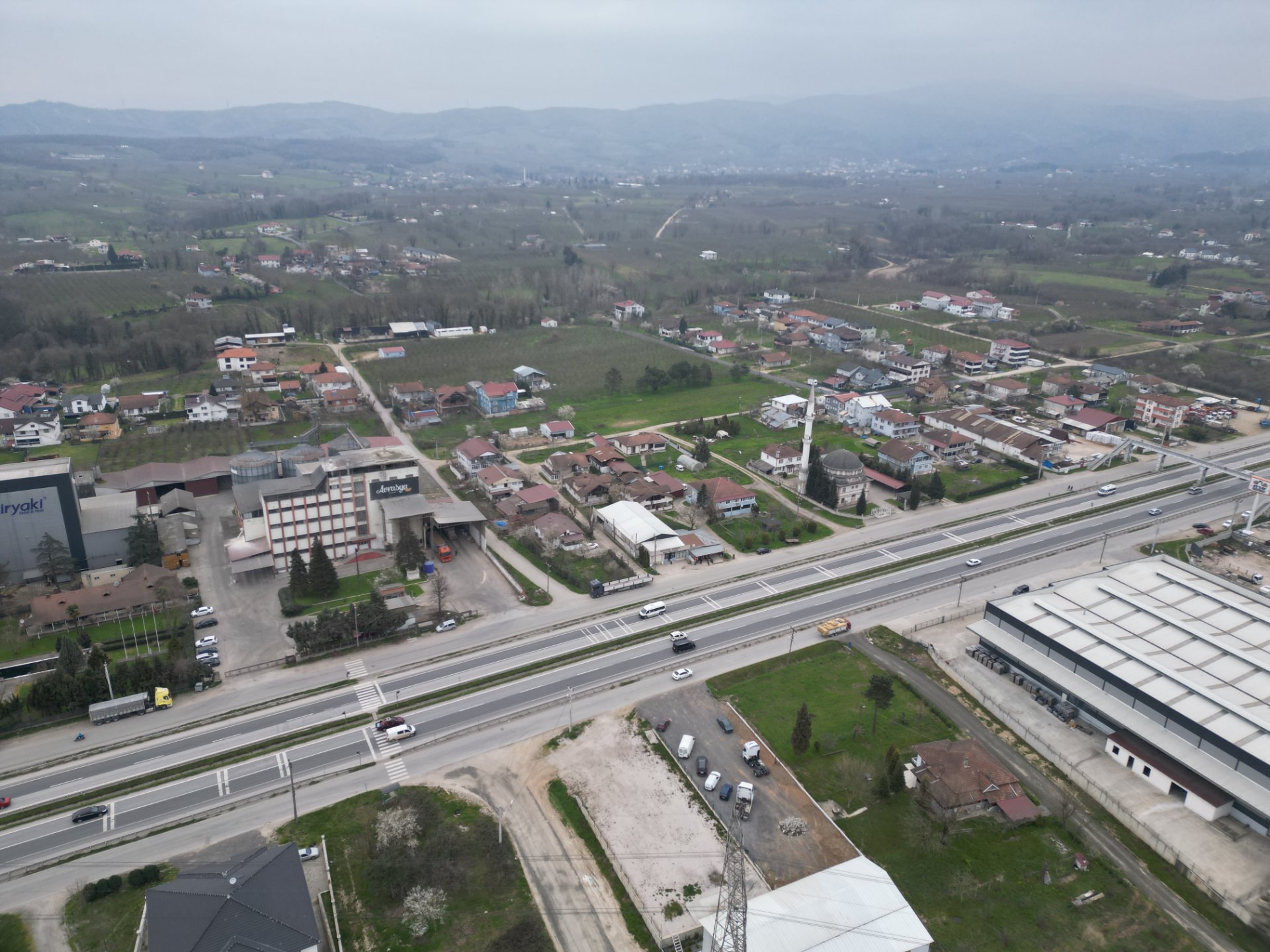 Hendek Büyükdere’de Fırsat! Devren Kiralık Market & Çiğköfte Dükkanı - Kiralık İş Yeri fotoğraf 3